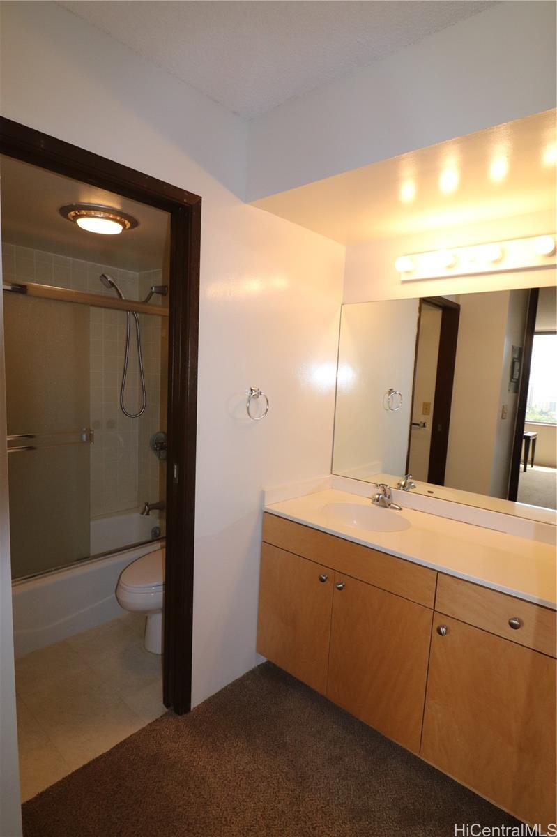 Chateau Waikiki condo # 2103, Honolulu, Hawaii - photo 7 of 10