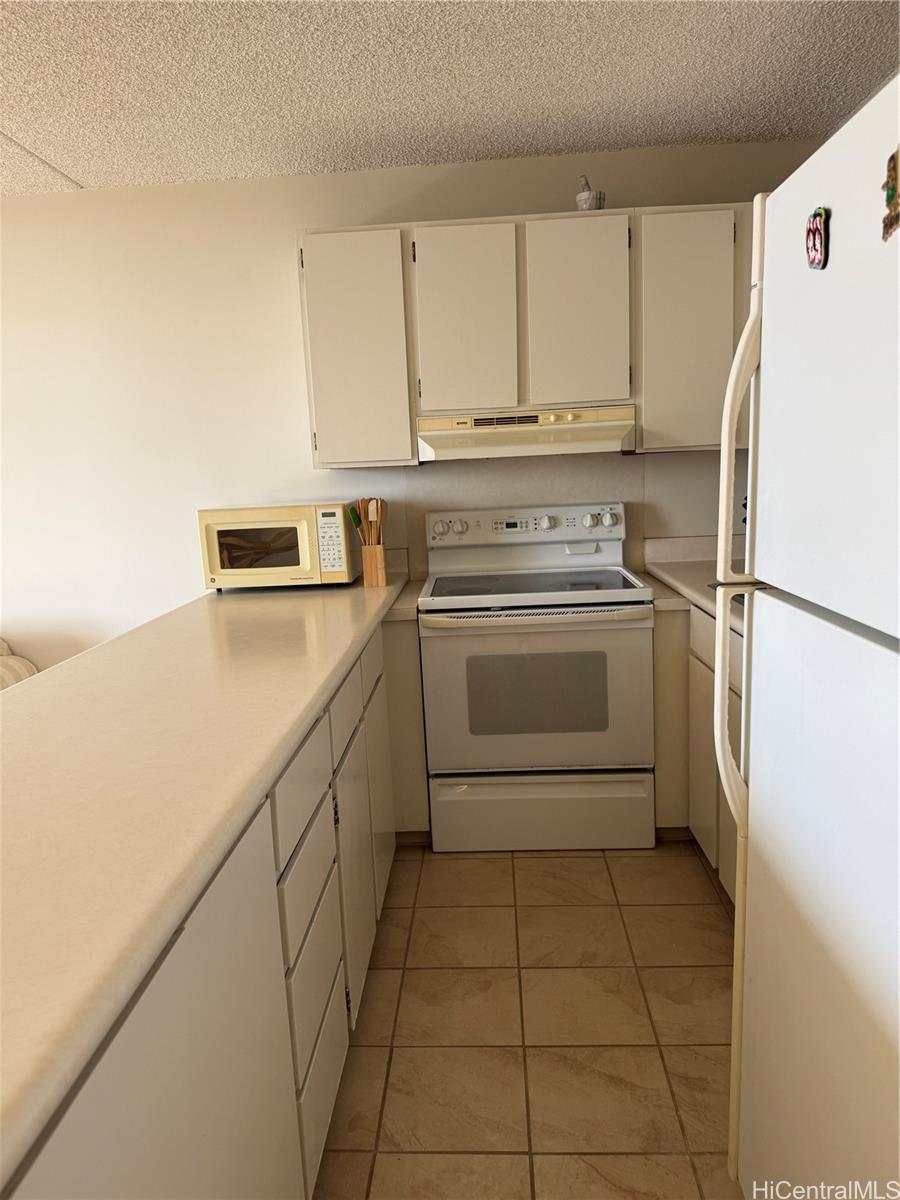 Chateau Waikiki condo # 2108, Honolulu, Hawaii - photo 6 of 21