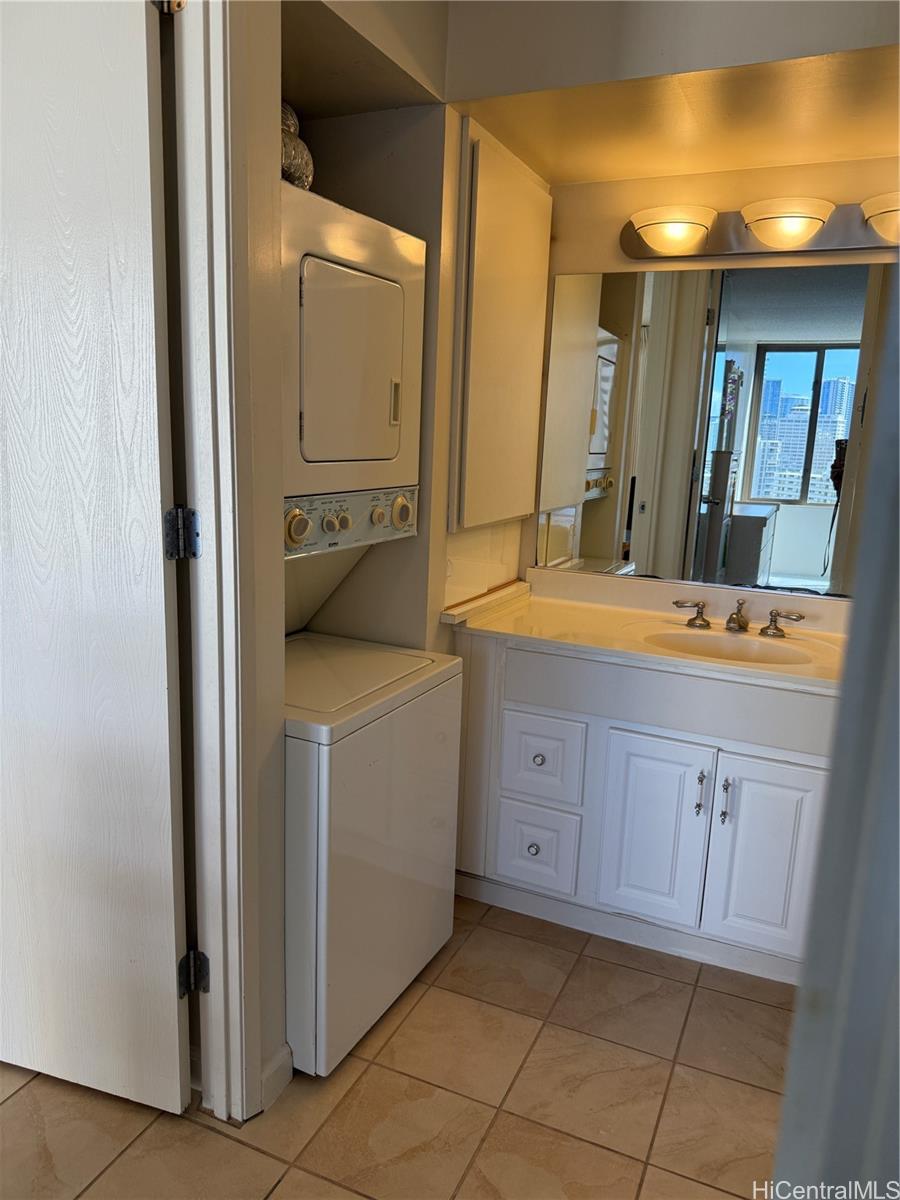 Chateau Waikiki condo # 2108, Honolulu, Hawaii - photo 8 of 21