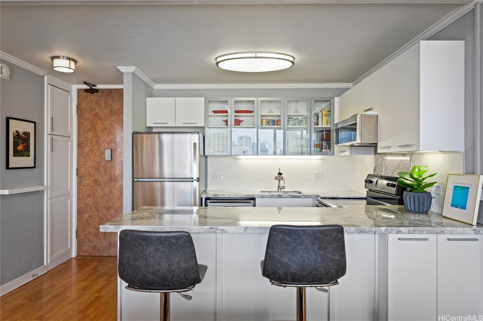 Chateau Waikiki condos for sale in Waikiki Oahu