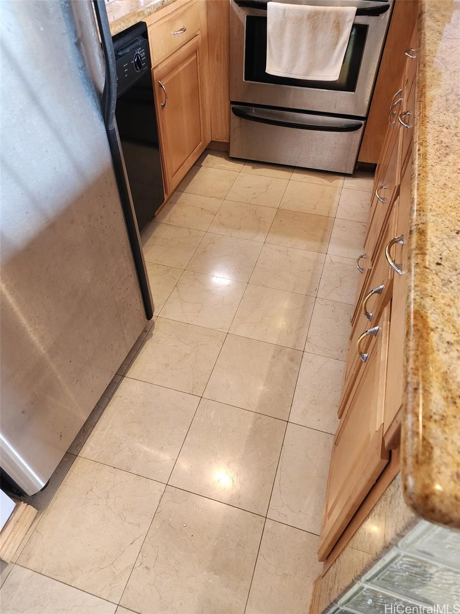 Chateau Waikiki condo # 2603, Honolulu, Hawaii - photo 4 of 8