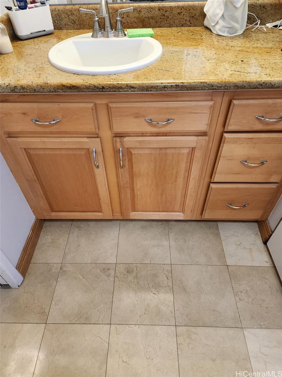 Chateau Waikiki condo # 2603, Honolulu, Hawaii - photo 5 of 8