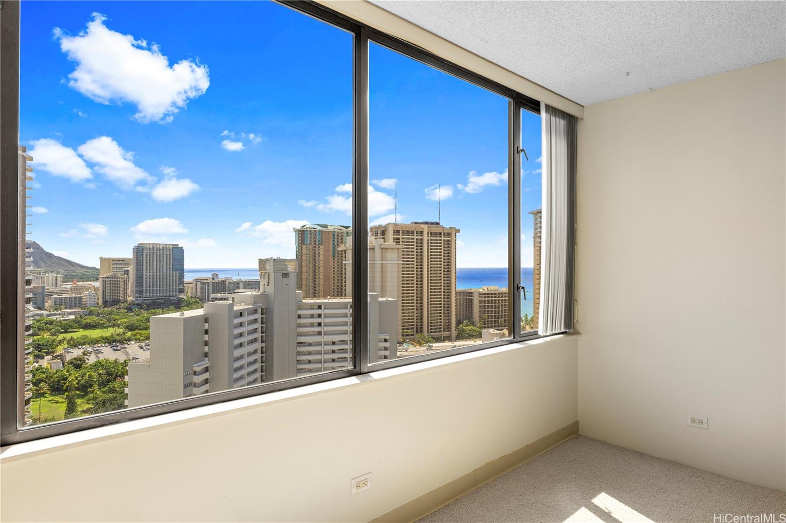 Chateau Waikiki condo # 3005, Honolulu, Hawaii - photo 14 of 23