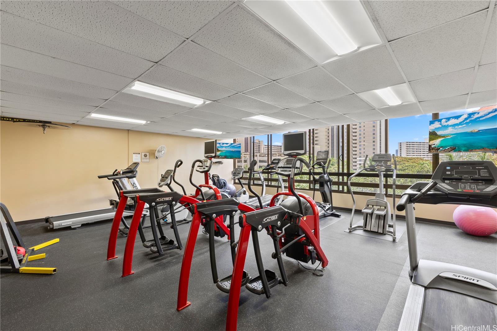 Chateau Waikiki condo # 3005, Honolulu, Hawaii - photo 22 of 23