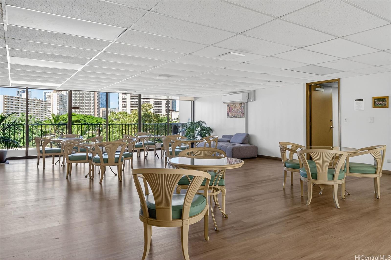 Chateau Waikiki condo # 3203, Honolulu, Hawaii - photo 18 of 25