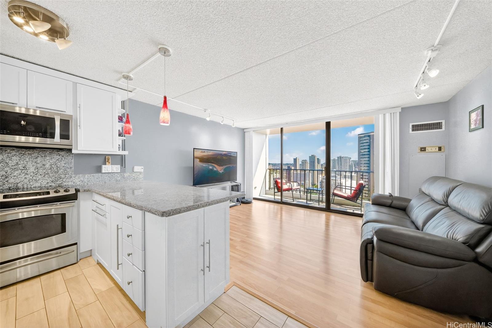 Chateau Waikiki condo # 3203, Honolulu, Hawaii - photo 5 of 25