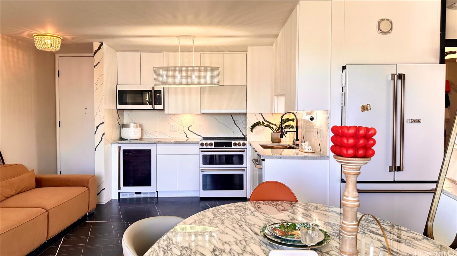 Chateau Waikiki condo # 3204, Honolulu, Hawaii - photo 3 of 16