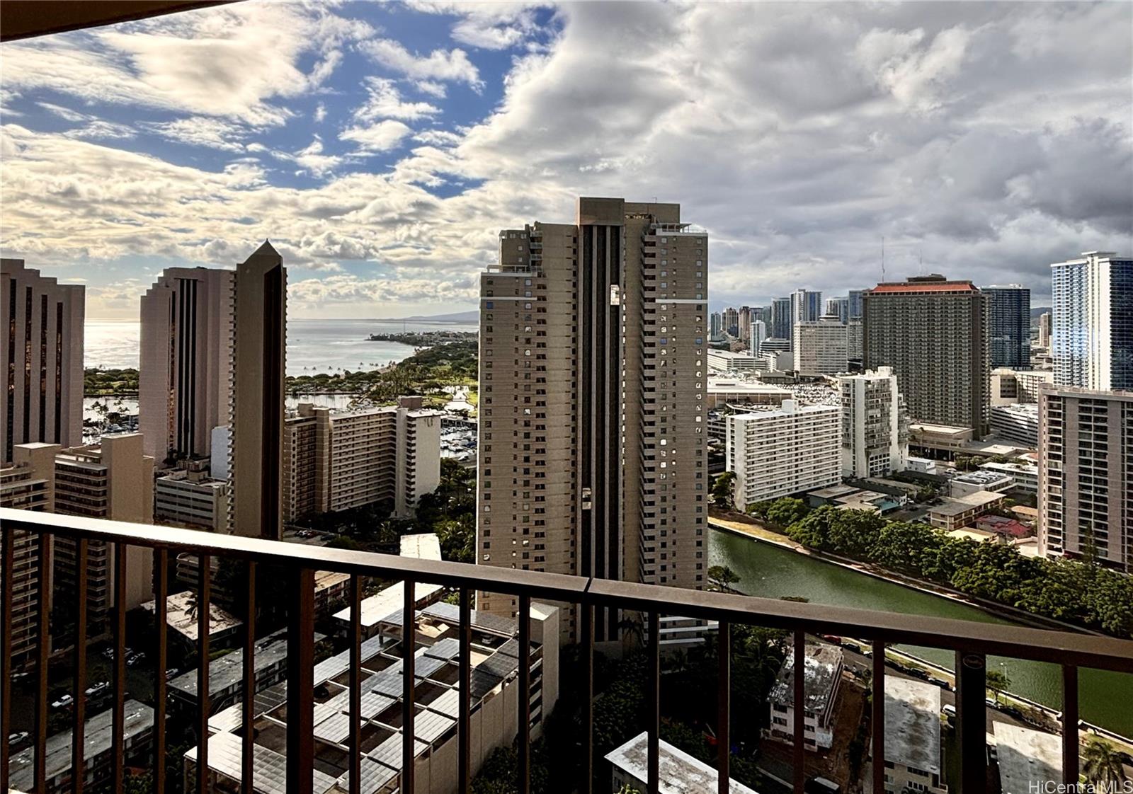 411 Hobron Lane Honolulu - Rental - photo 8 of 8