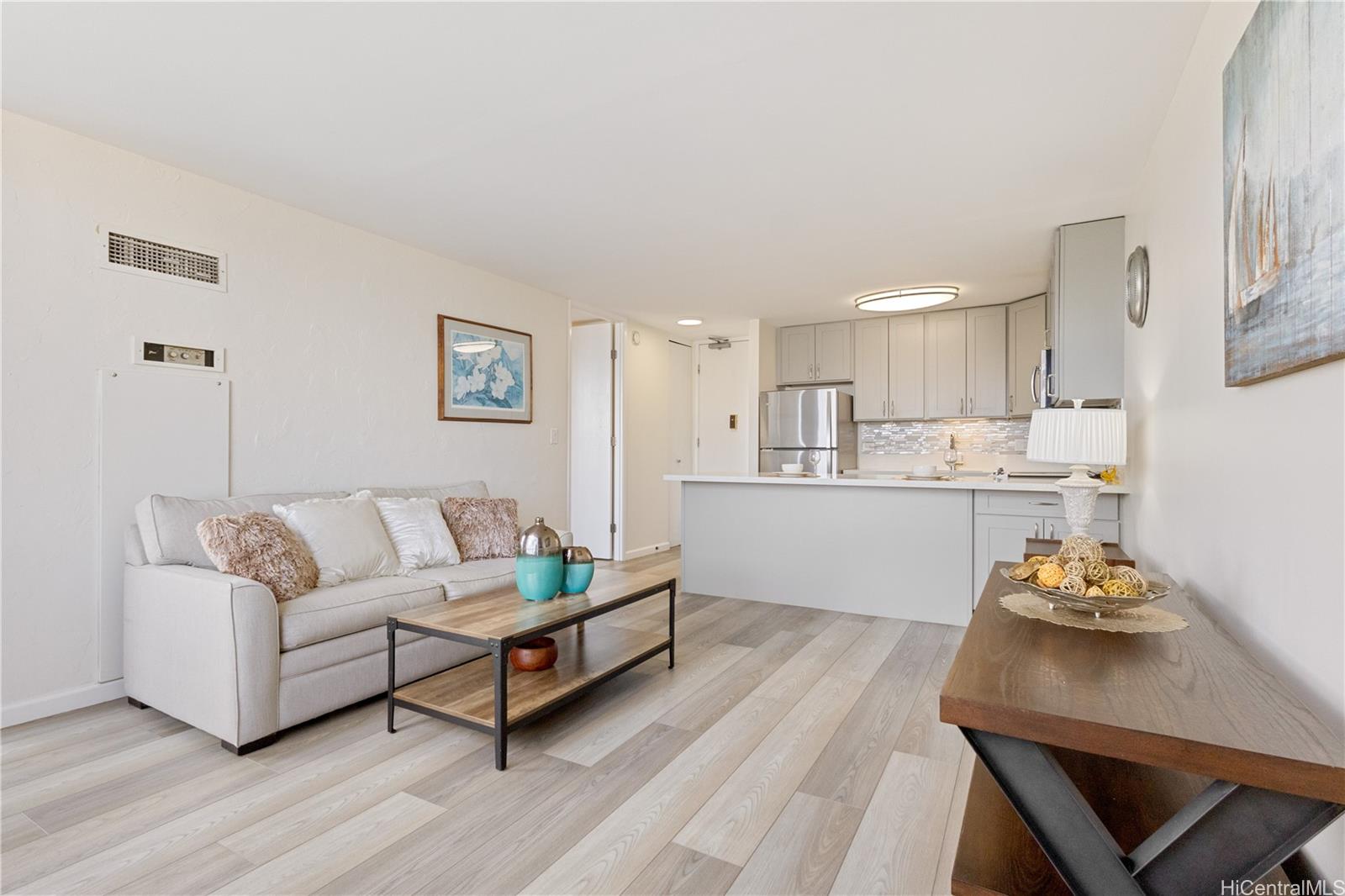 Chateau Waikiki condo # 3402, Honolulu, Hawaii - photo 3 of 19