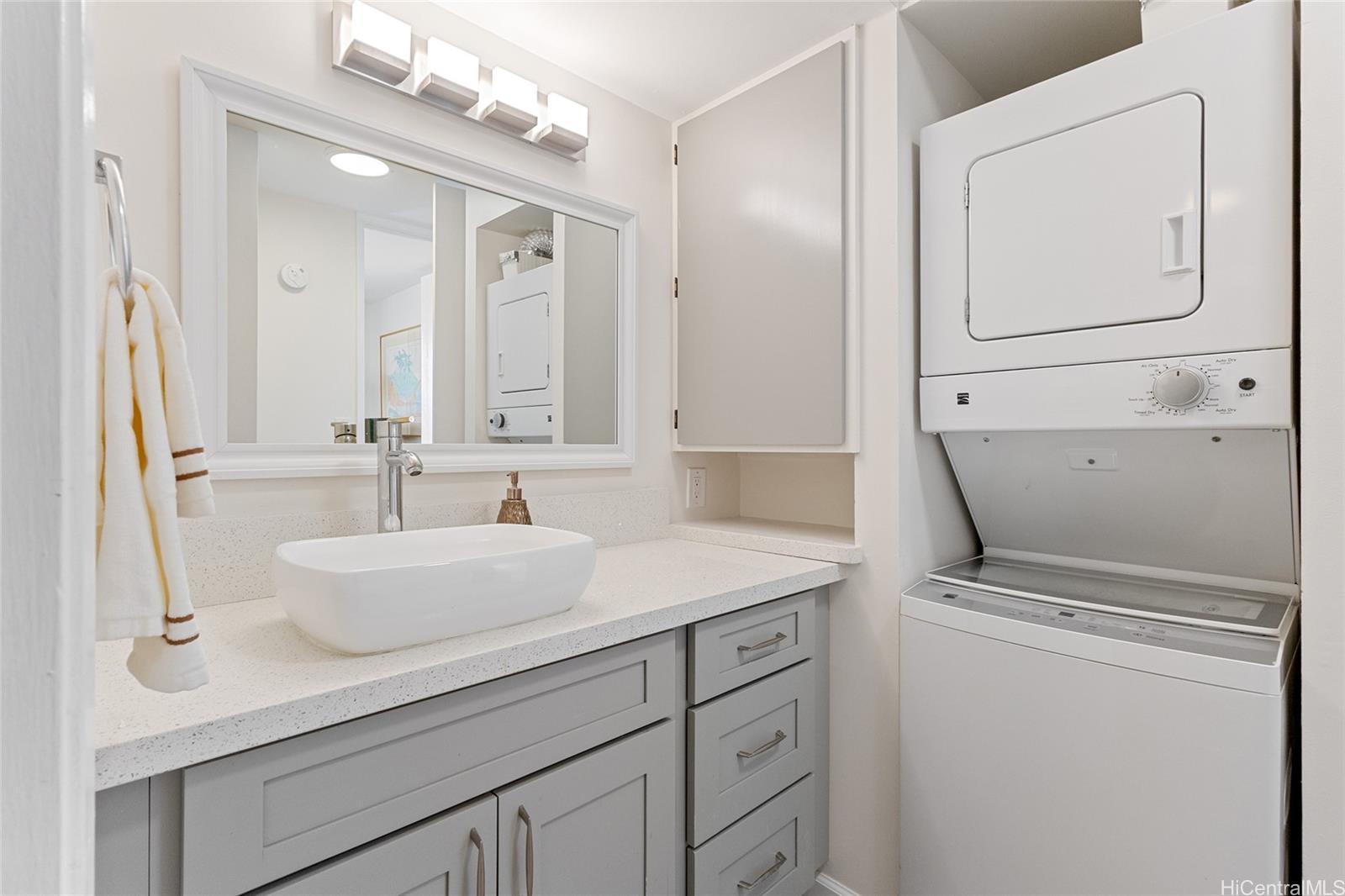 Chateau Waikiki condo # 3402, Honolulu, Hawaii - photo 8 of 19