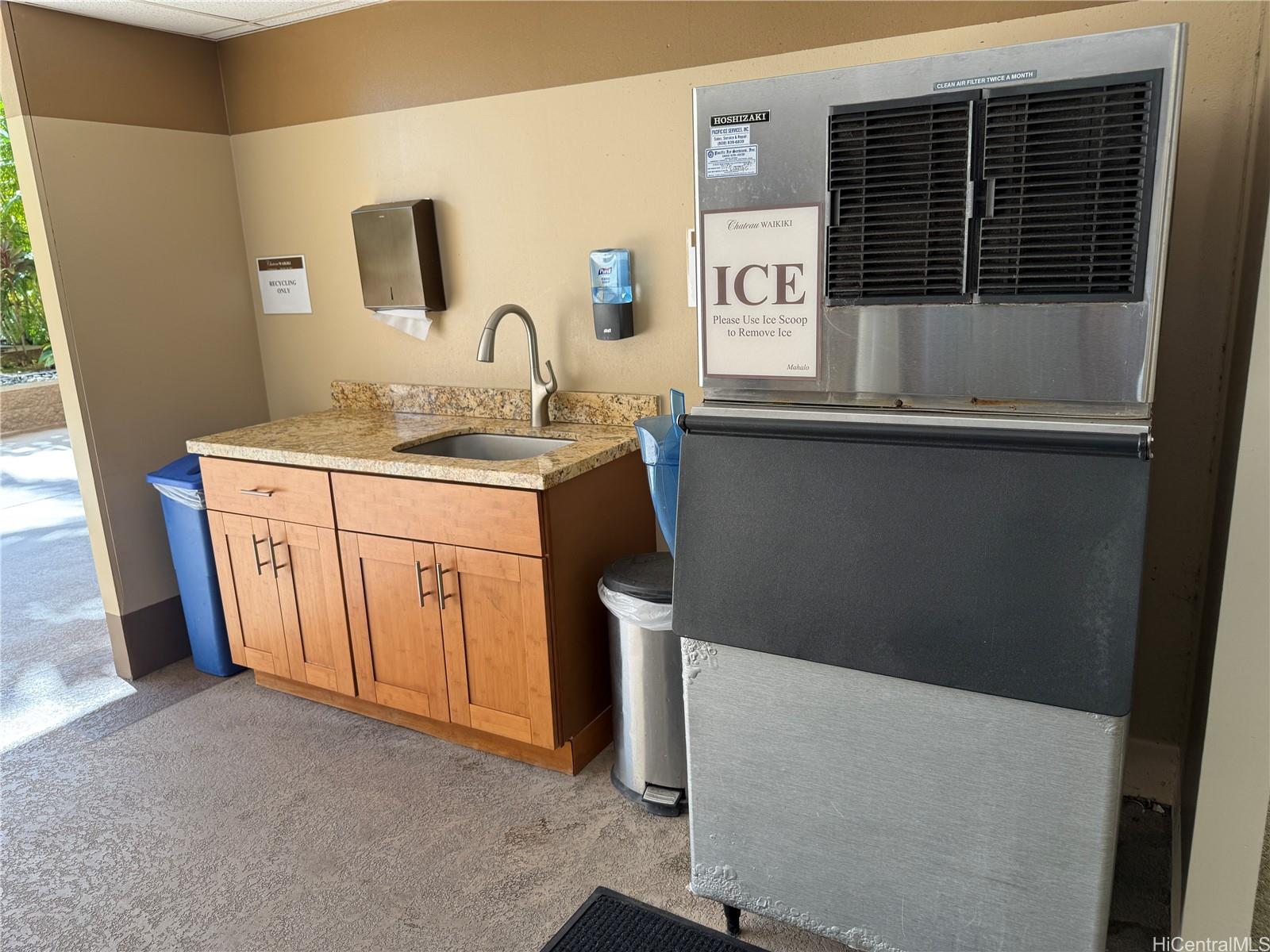 411 Hobron Ln Honolulu - Rental - photo 19 of 25