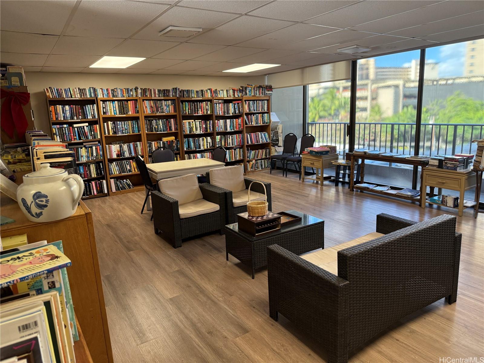 411 Hobron Ln Honolulu - Rental - photo 20 of 25