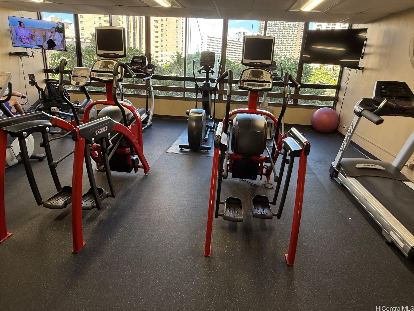 411 Hobron Ln Honolulu - Rental - photo 23 of 25