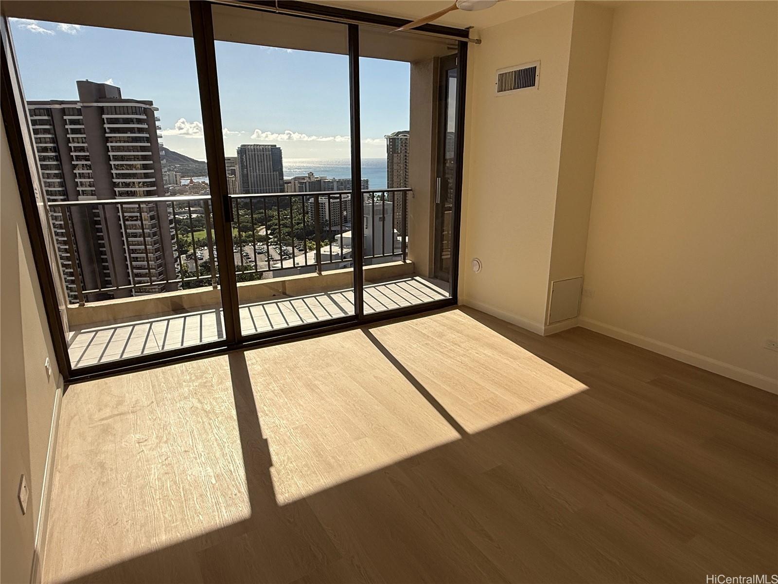 411 Hobron Ln Honolulu - Rental - photo 5 of 25