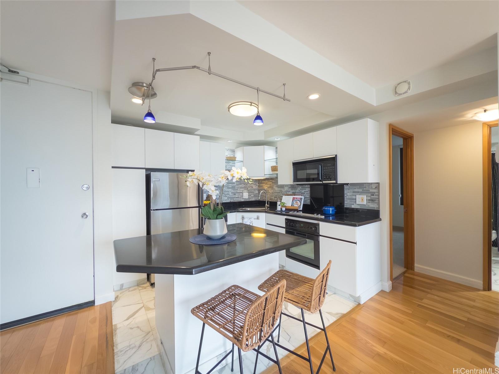 Chateau Waikiki condo # 3814, Honolulu, Hawaii - photo 5 of 25