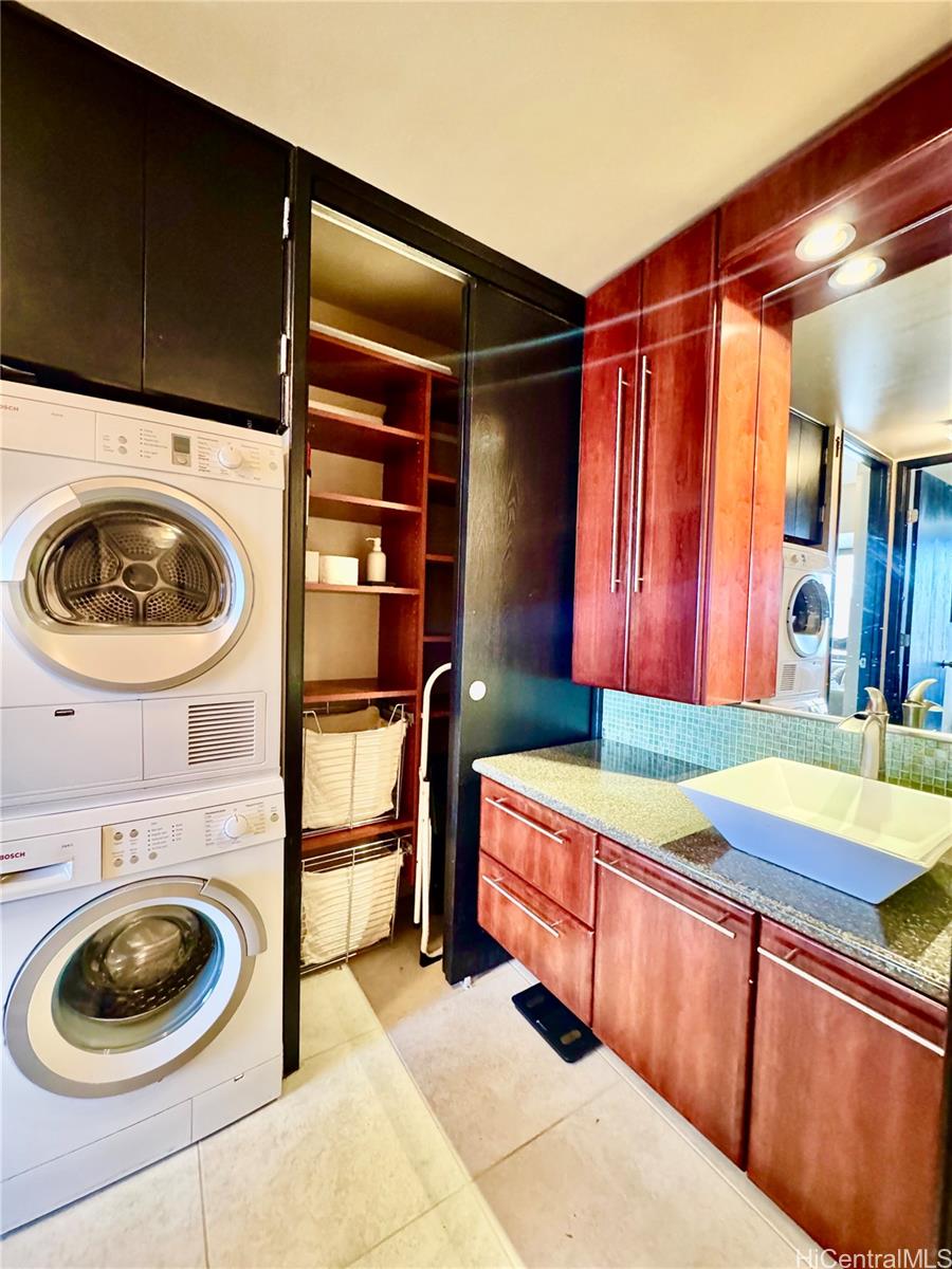 Chateau Waikiki condo # 3904, Honolulu, Hawaii - photo 10 of 24