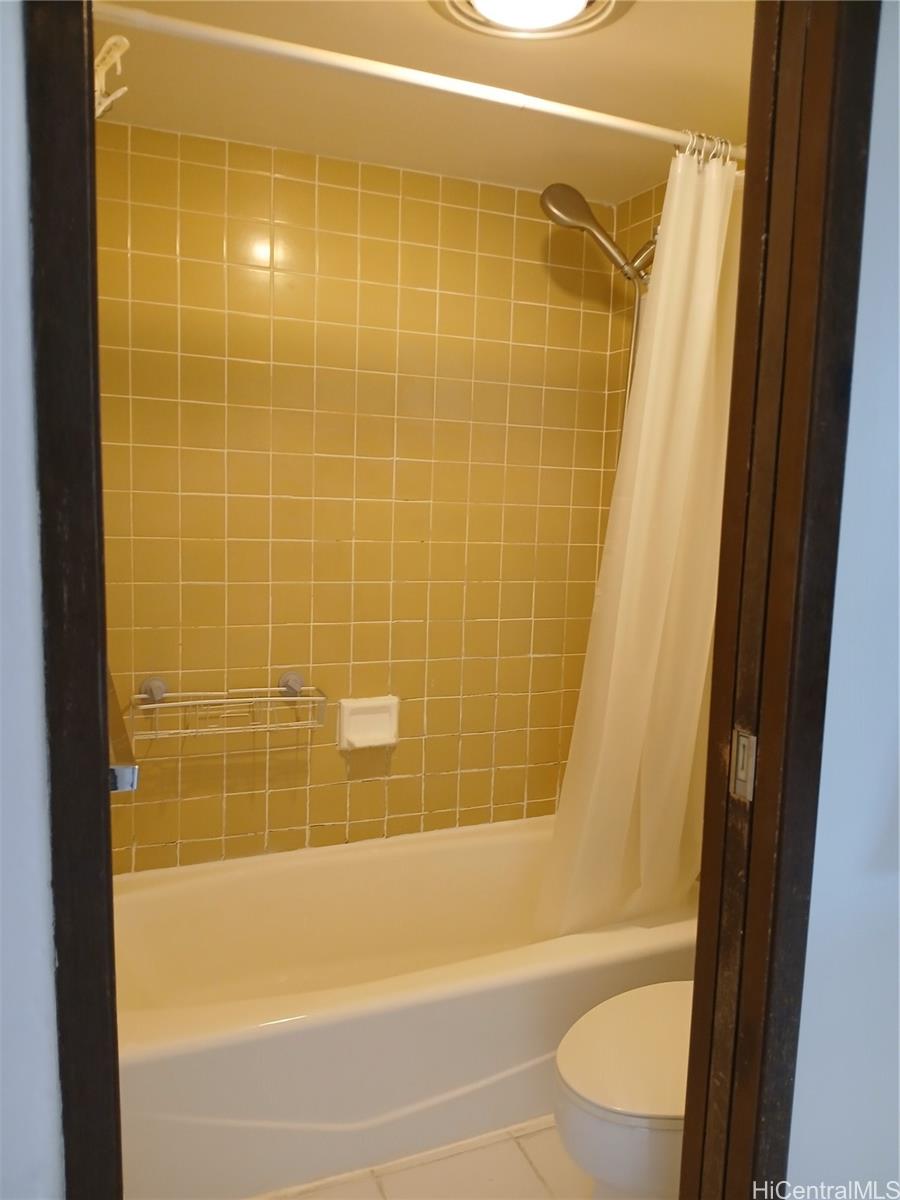 411 Hobron Lane Honolulu - Rental - photo 11 of 16