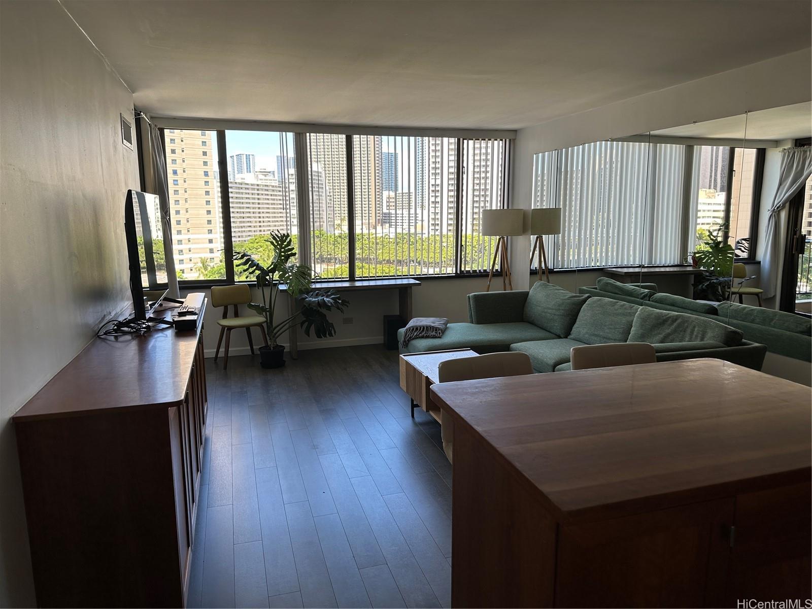 Chateau Waikiki condo # 912, Honolulu, Hawaii - photo 6 of 14