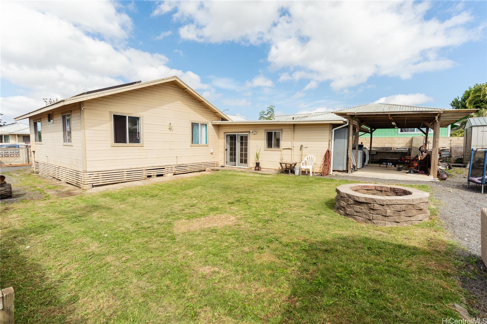 411  Iliahi Street Lanai City, Lanai home - photo 16 of 25