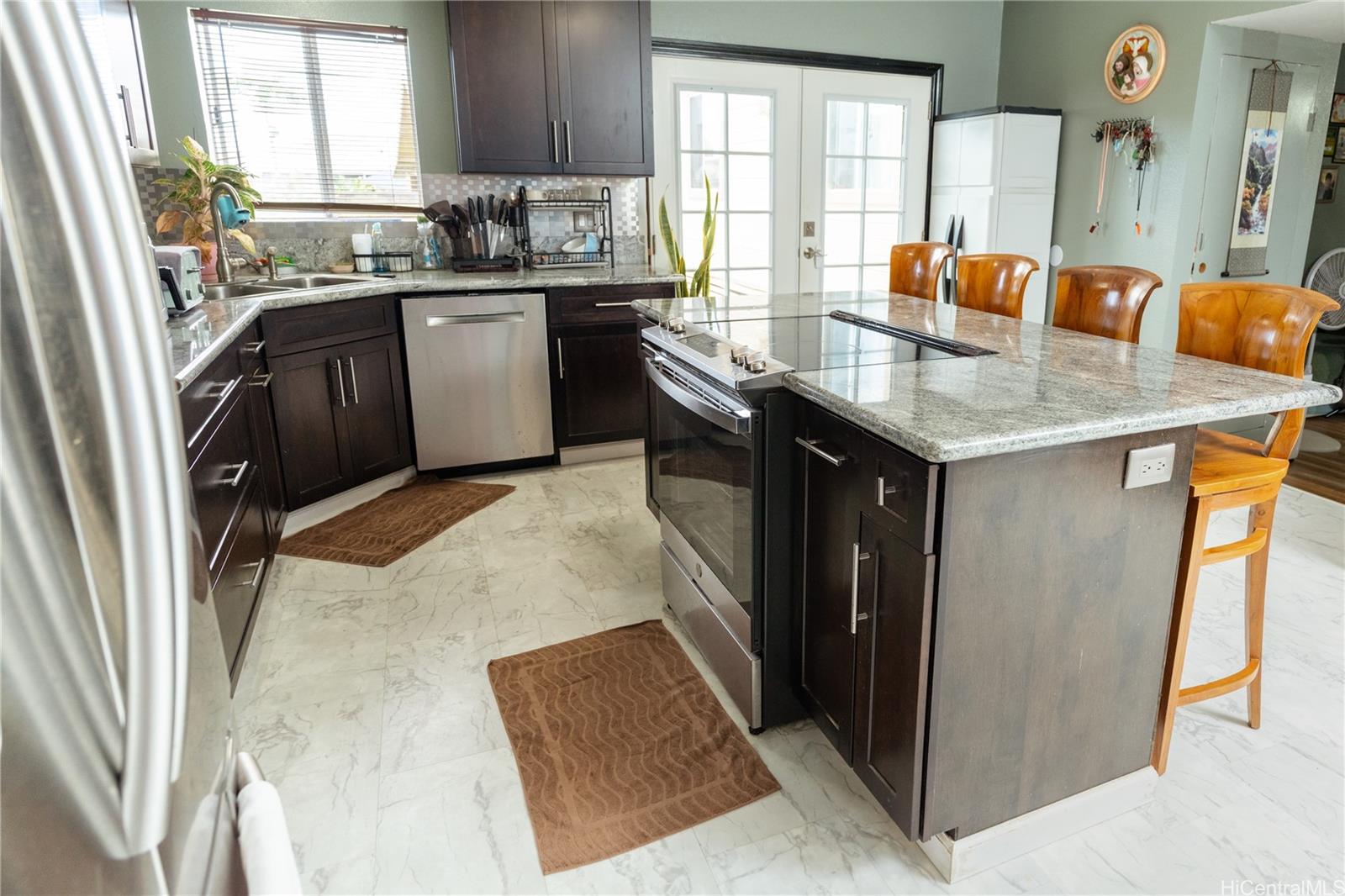 411  Iliahi Street Lanai City, Lanai home - photo 4 of 25