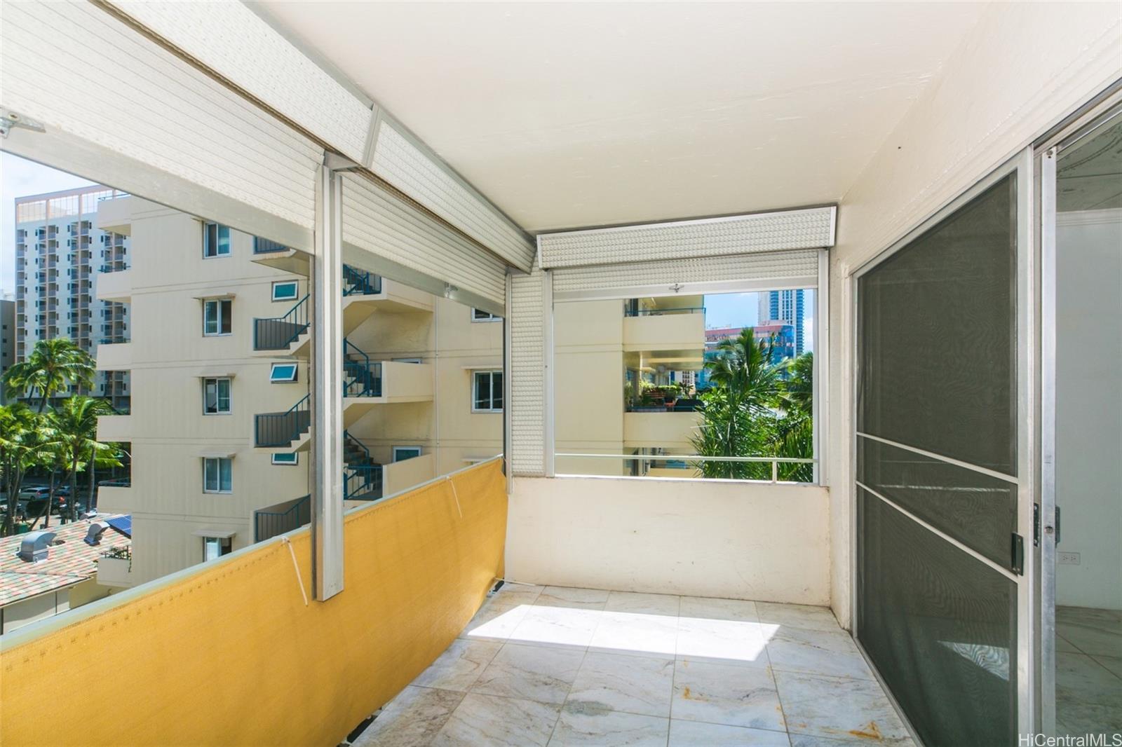 411 Kaiolu Inc condo # 602, Honolulu, Hawaii - photo 2 of 23