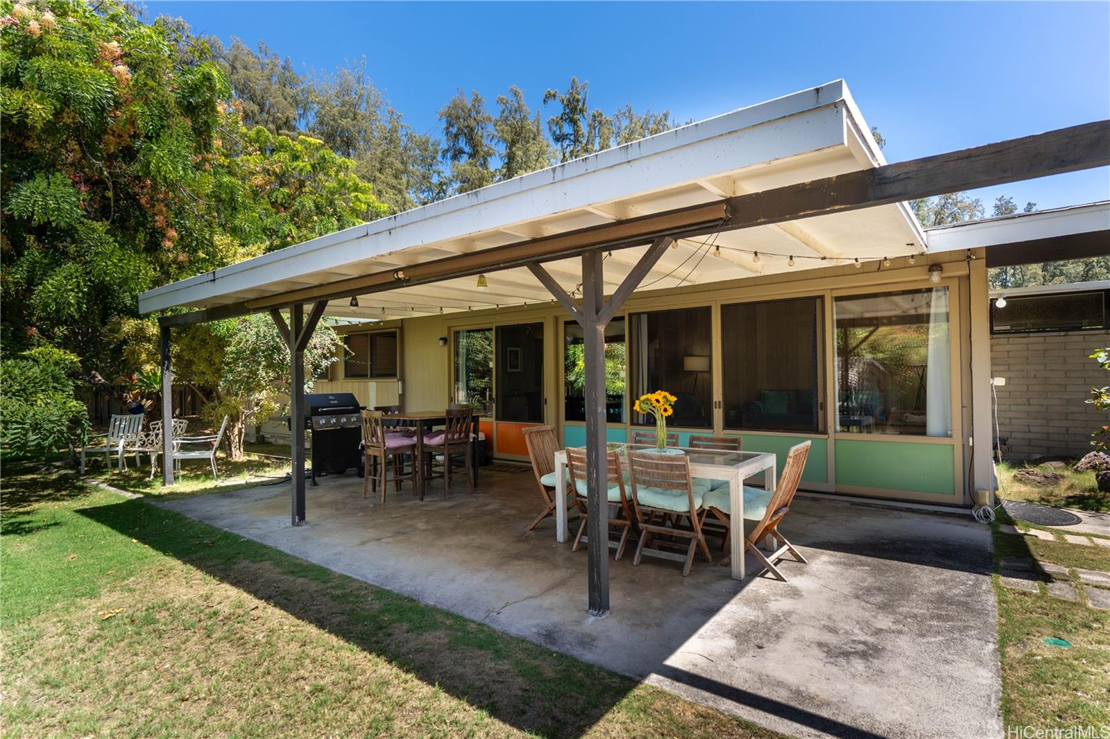 41-1025  Nenue Street Waimanalo,  home - photo 1 of 25