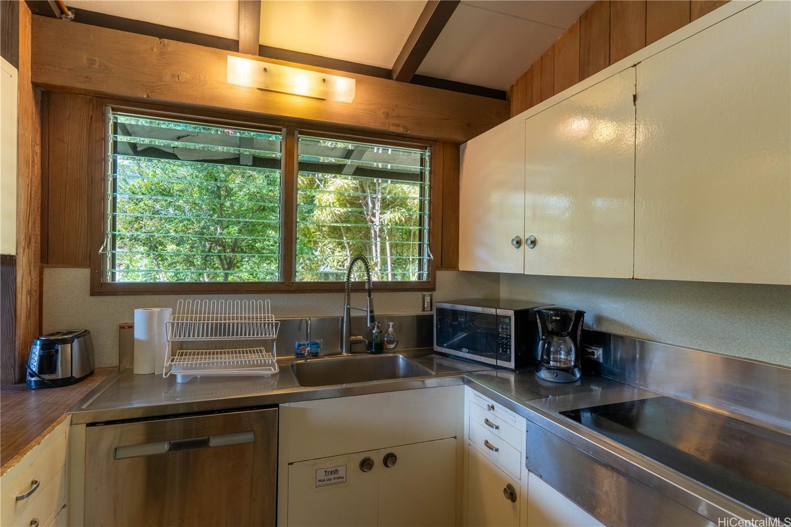 41-1025  Nenue Street Waimanalo, Kailua home - photo 16 of 25