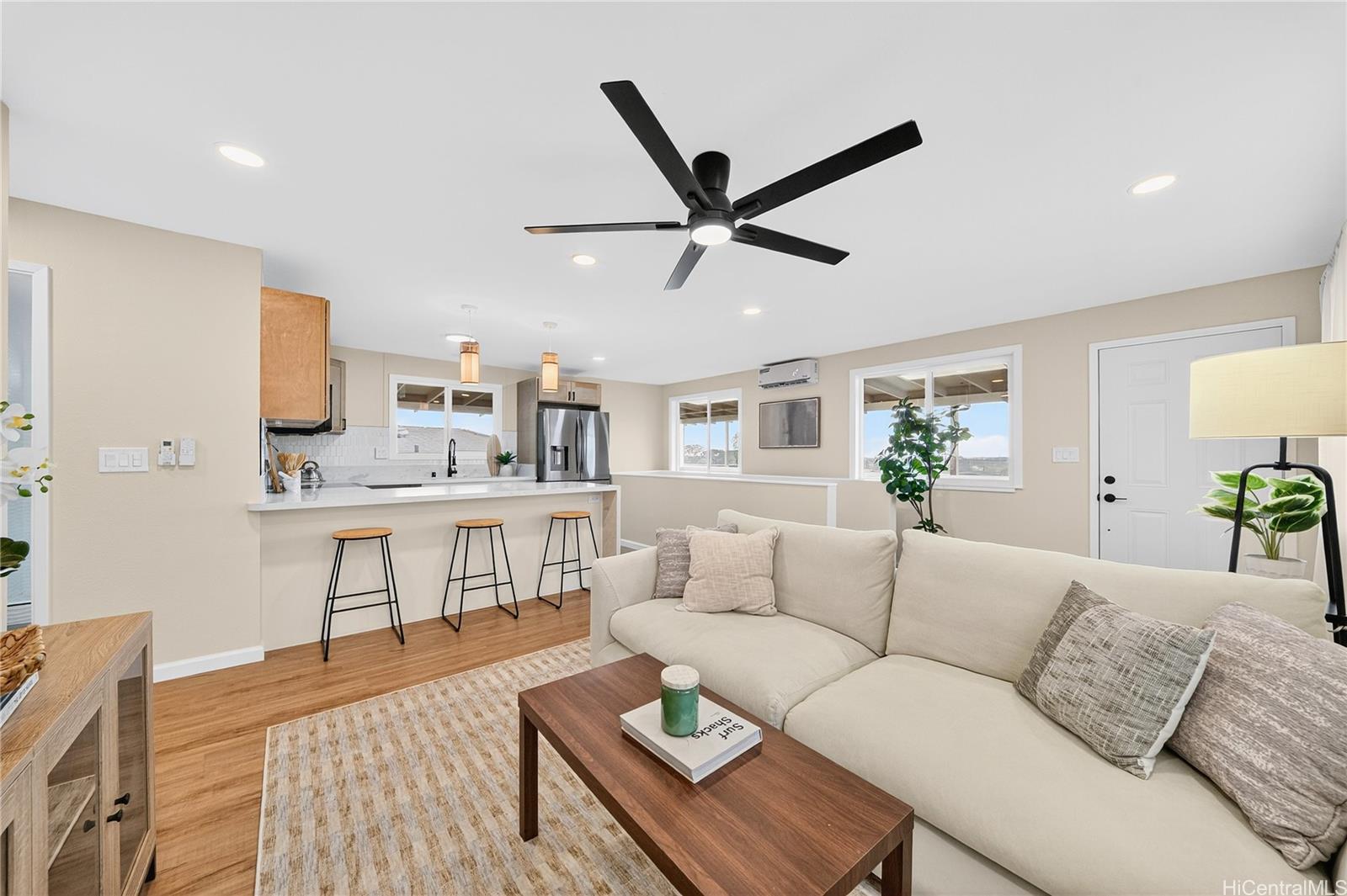 4124  Likini Street Aliamanu, Honolulu home - photo 4 of 25