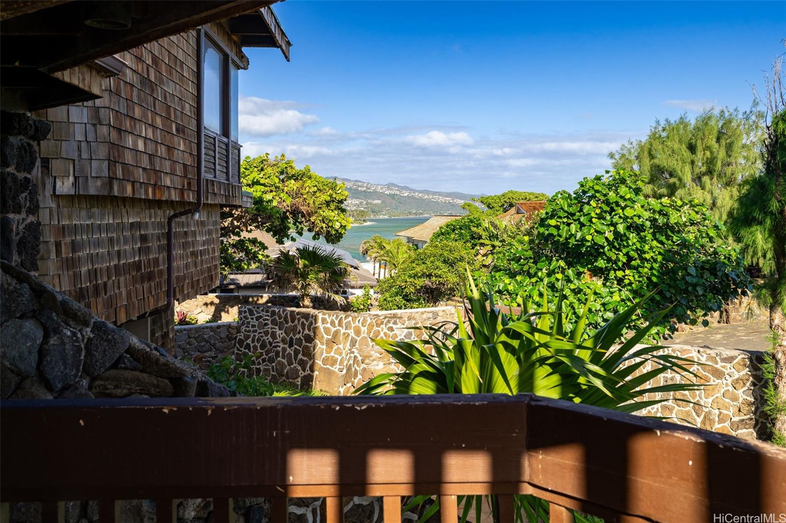 4134  Black Point Road Kahala-black Point, Diamond Head home - photo 12 of 25