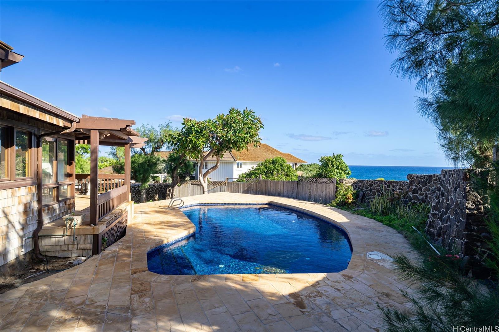 4134  Black Point Road Kahala-black Point, Diamond Head home - photo 8 of 25