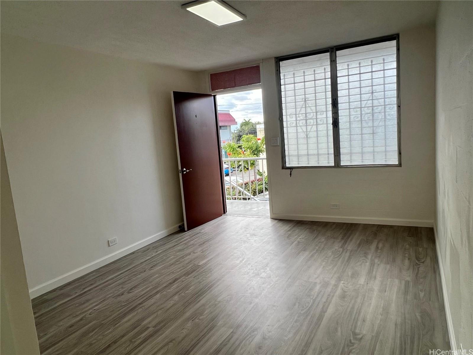 415 Liliha Court Lane Honolulu - Multi-family - photo 3 of 10