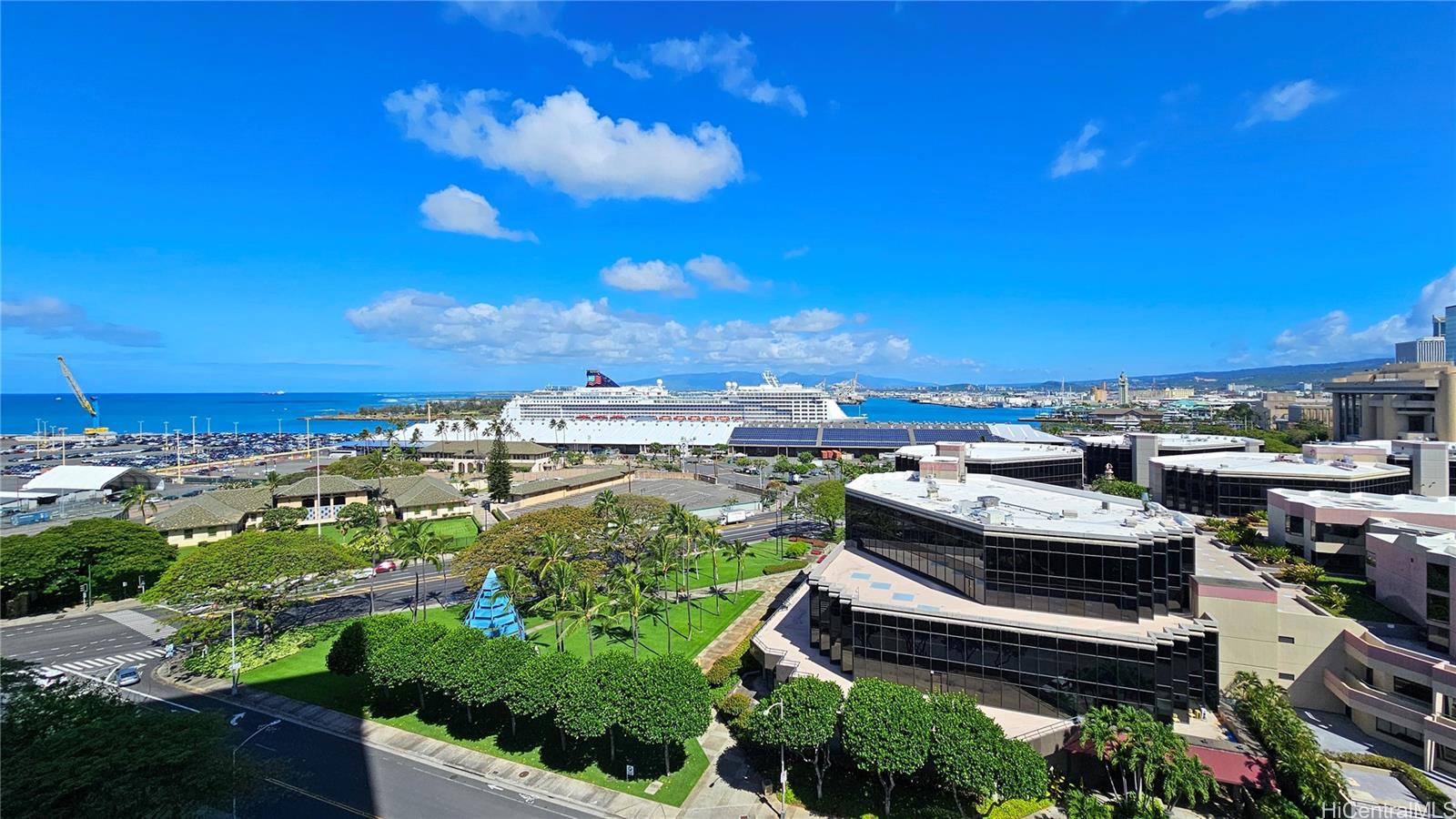 One Waterfront Tower condo # 1204, Honolulu, Hawaii - photo 4 of 25