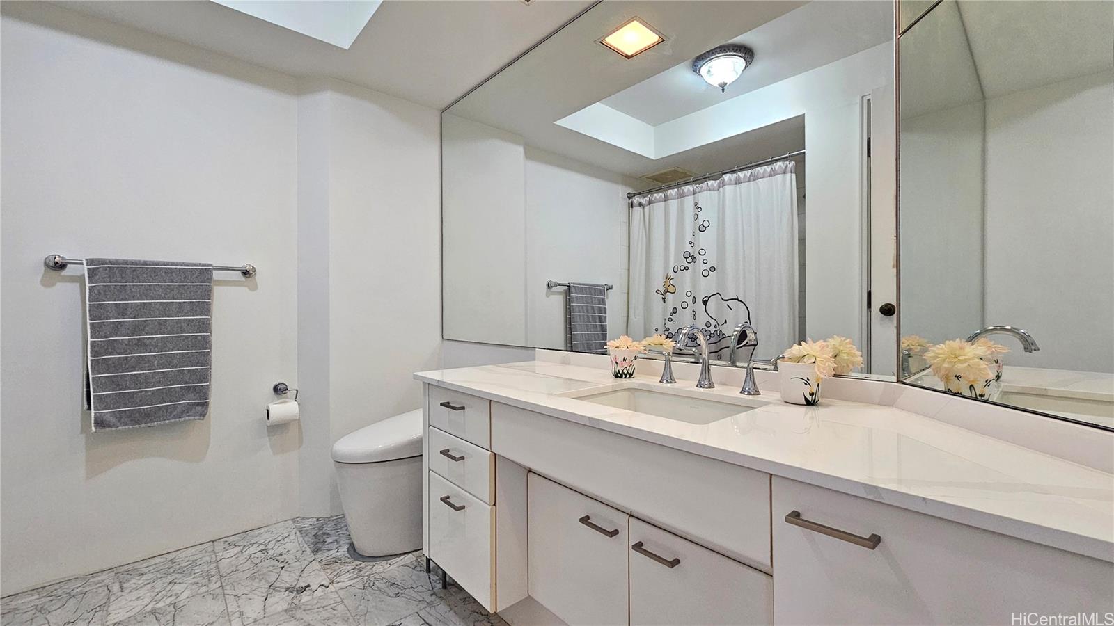 One Waterfront Tower condo # 1204, Honolulu, Hawaii - photo 14 of 25