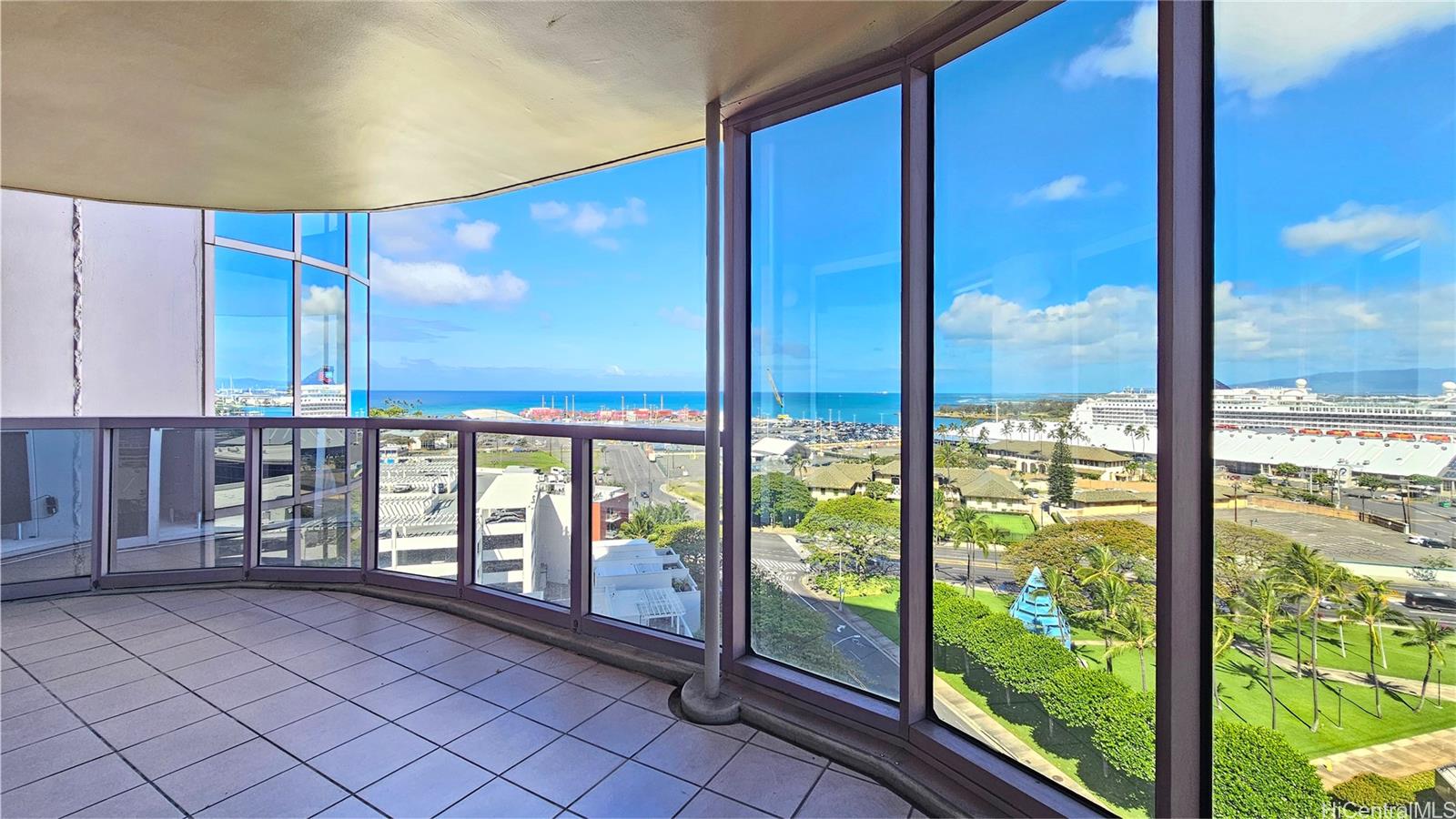 One Waterfront Tower condo # 1204, Honolulu, Hawaii - photo 4 of 25