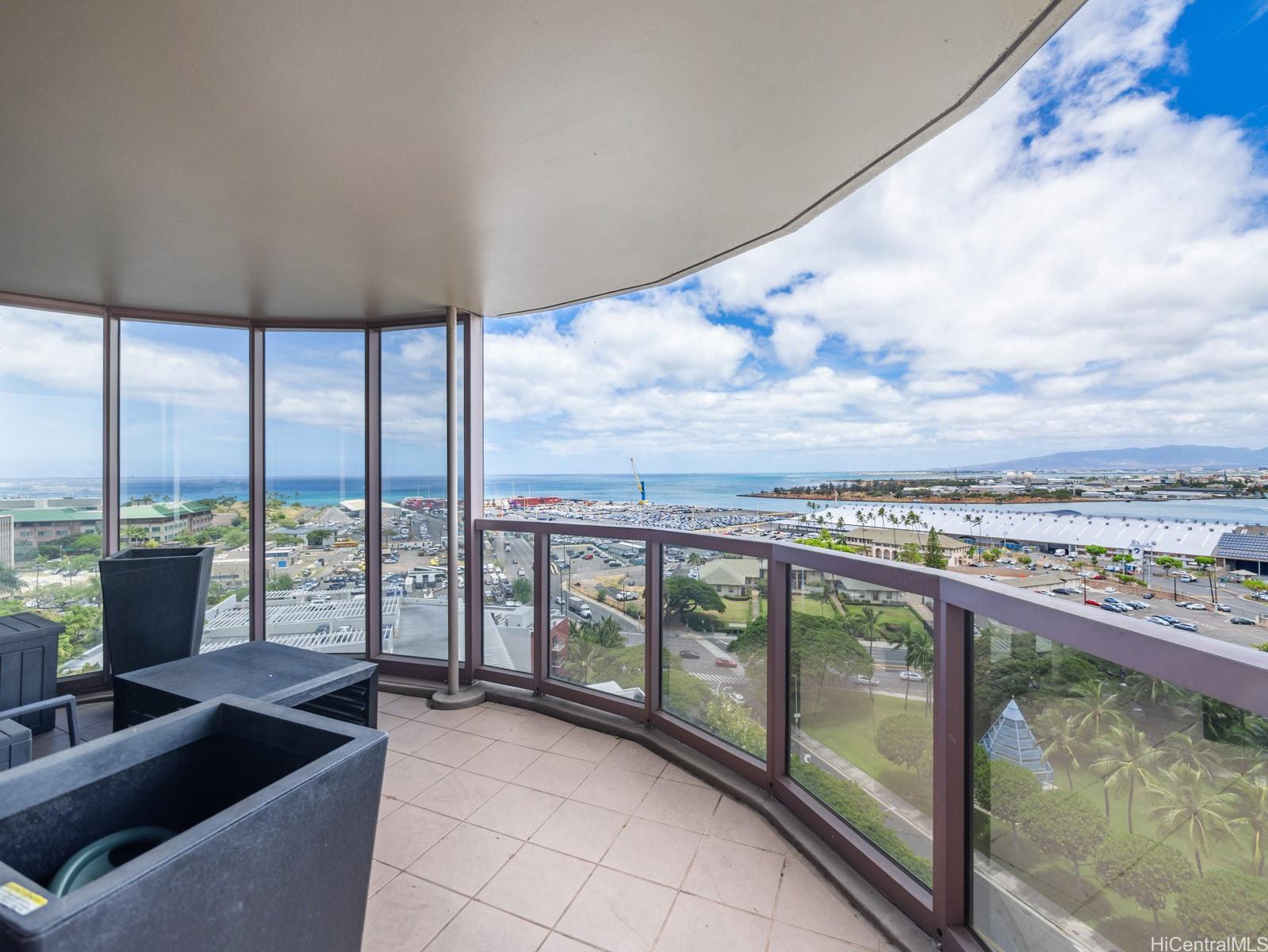 One Waterfront Tower condo # 1602, Honolulu, Hawaii - photo 17 of 23
