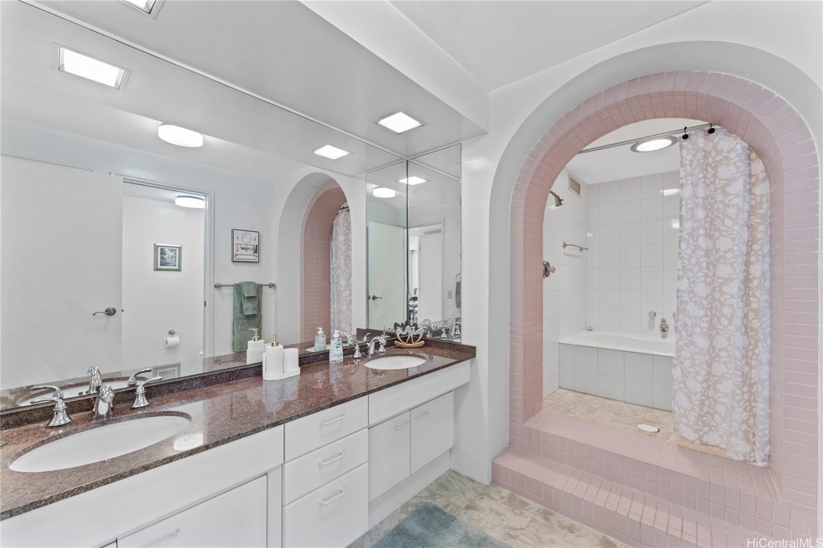 One Waterfront Tower condo # 2401, Honolulu, Hawaii - photo 12 of 25