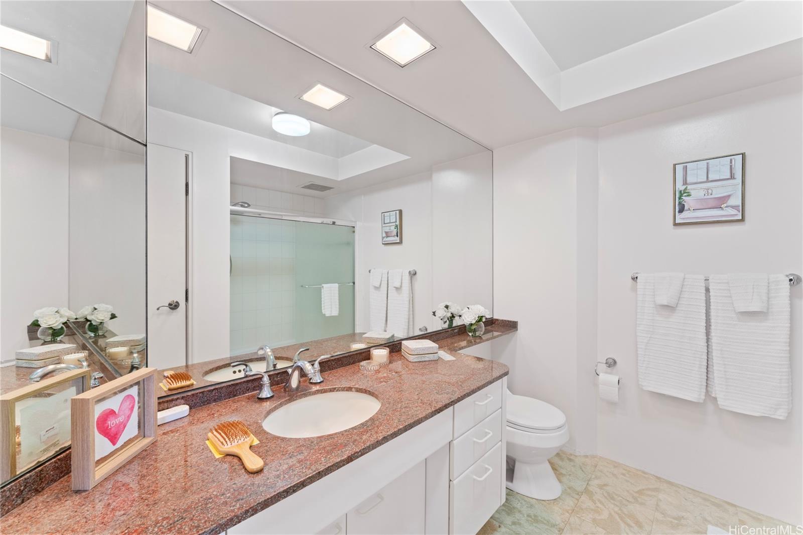 One Waterfront Tower condo # 2401, Honolulu, Hawaii - photo 15 of 25