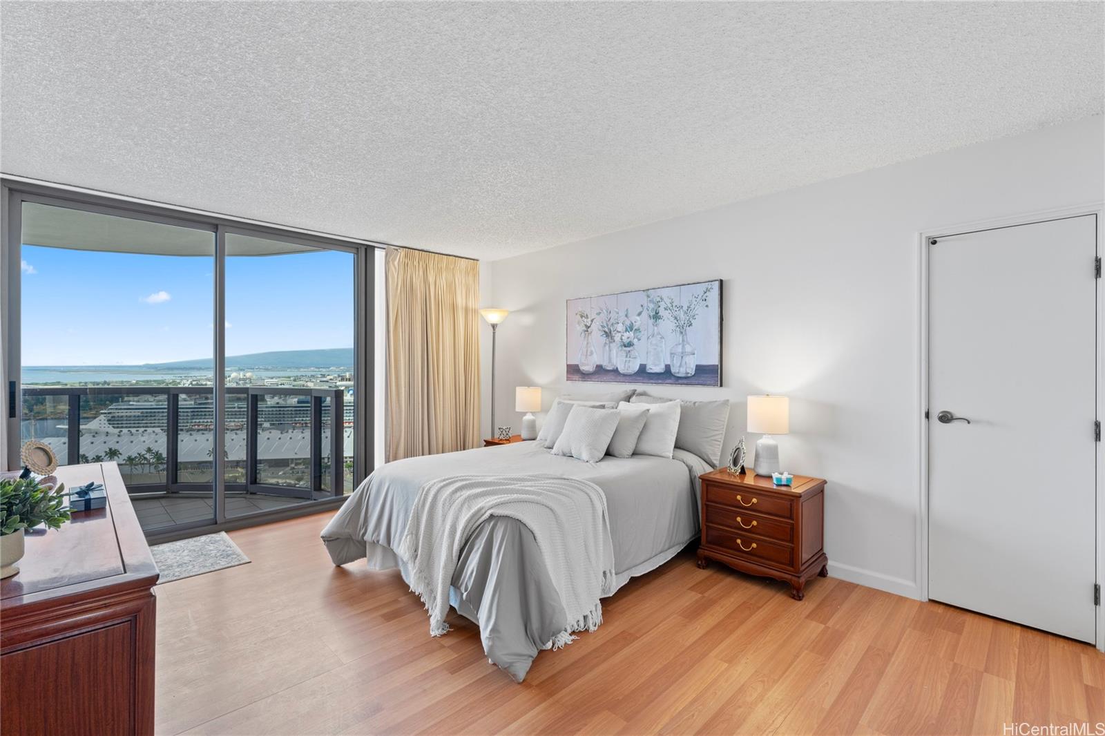 One Waterfront Tower condo # 2401, Honolulu, Hawaii - photo 9 of 25