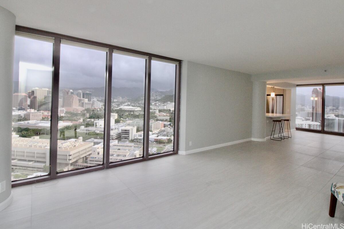 One Waterfront Tower condo # 2804, Honolulu, Hawaii - photo 7 of 19