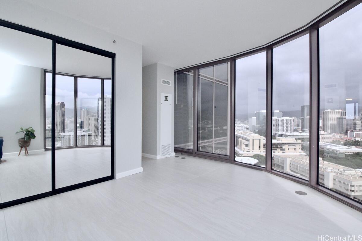 One Waterfront Tower condo # 2804, Honolulu, Hawaii - photo 9 of 19