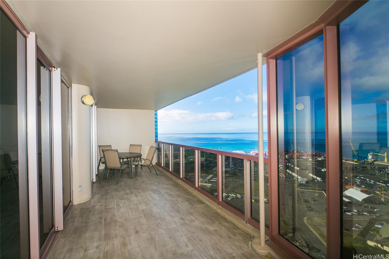 One Waterfront Tower condo # 3203, Honolulu, Hawaii - photo 4 of 25