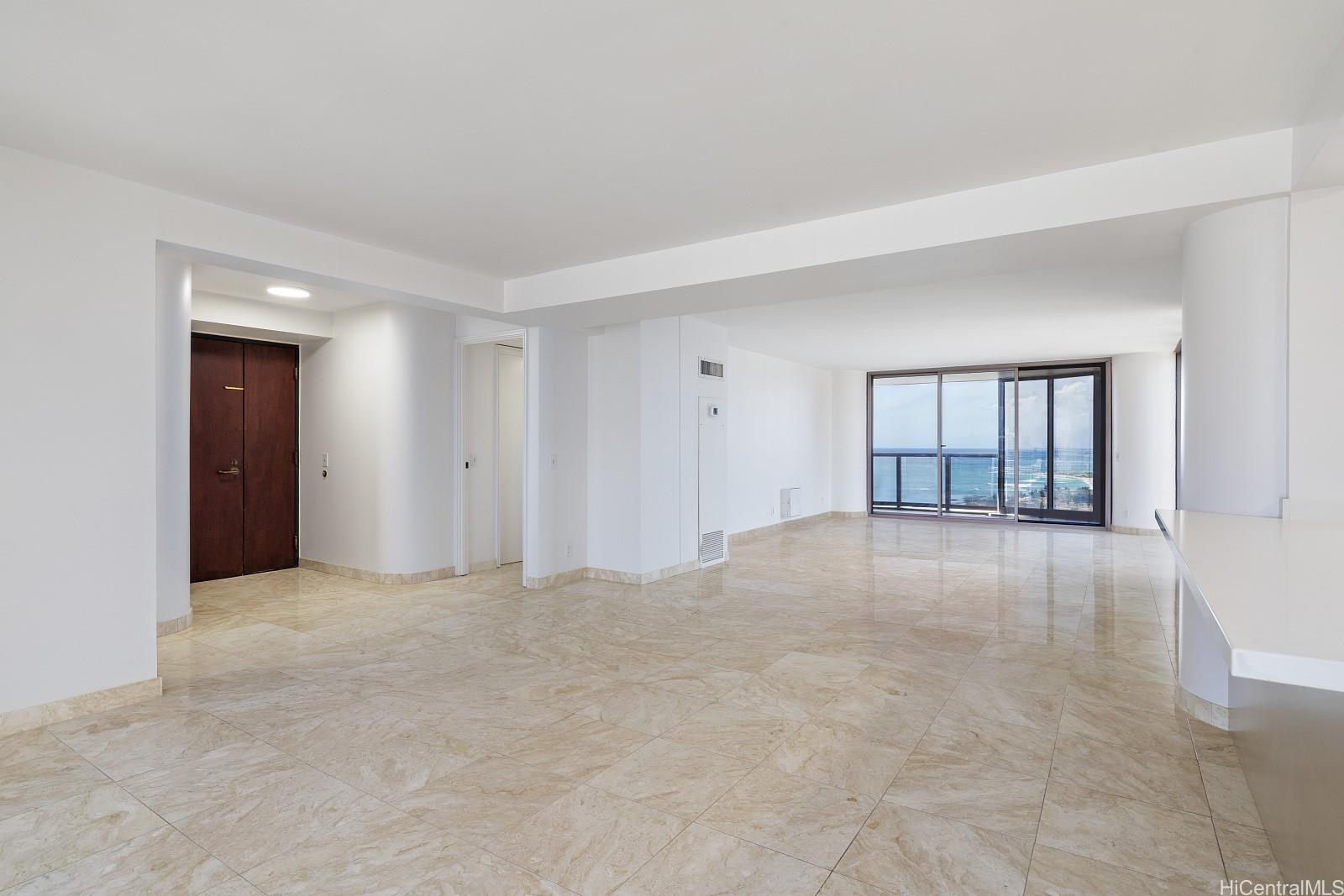 One Waterfront Tower condo # 3204, Honolulu, Hawaii - photo 4 of 24