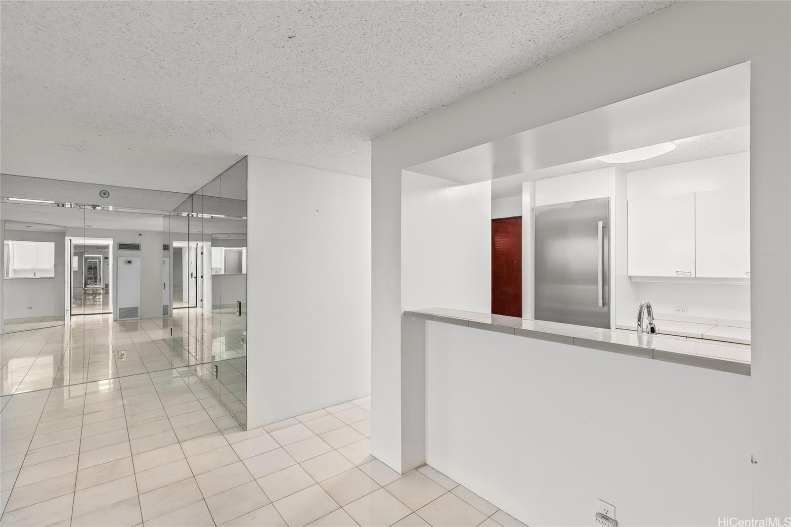 One Waterfront Tower condo # 503, Honolulu, Hawaii - photo 7 of 24