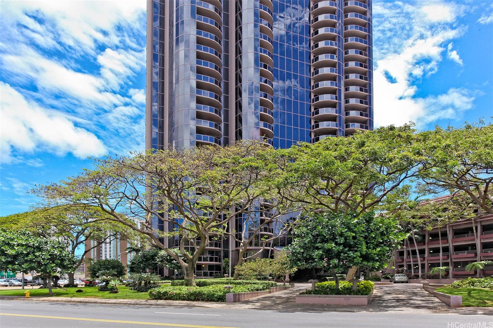 One Waterfront Tower condo # 901, Honolulu, Hawaii - photo 3 of 25