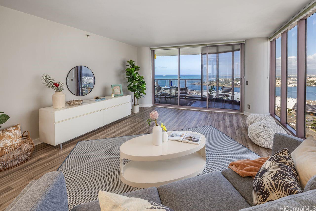 One Waterfront Tower condo # Makai 2504, Honolulu, Hawaii - photo 4 of 18