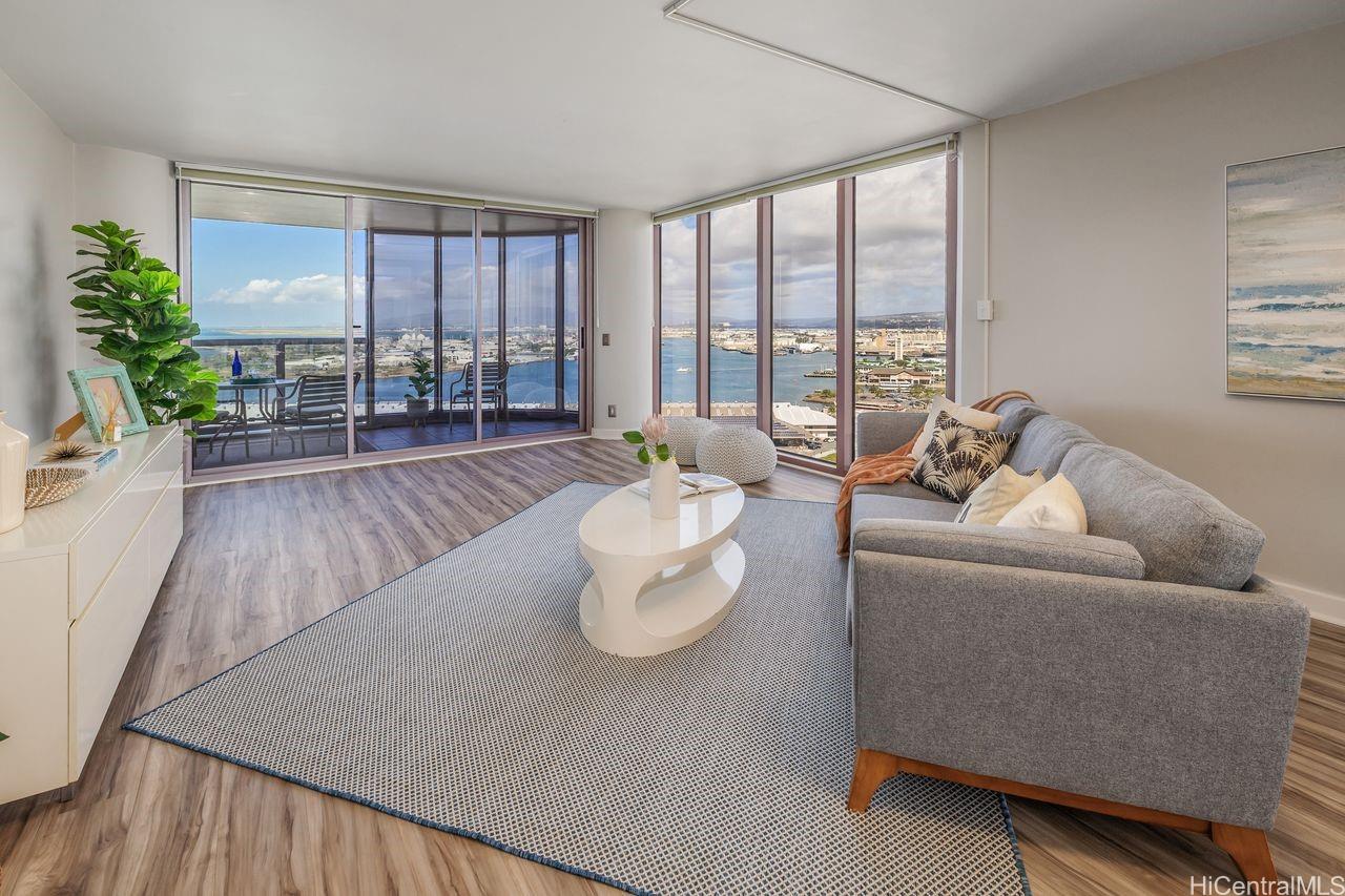 One Waterfront Tower condo # Makai 2504, Honolulu, Hawaii - photo 5 of 18