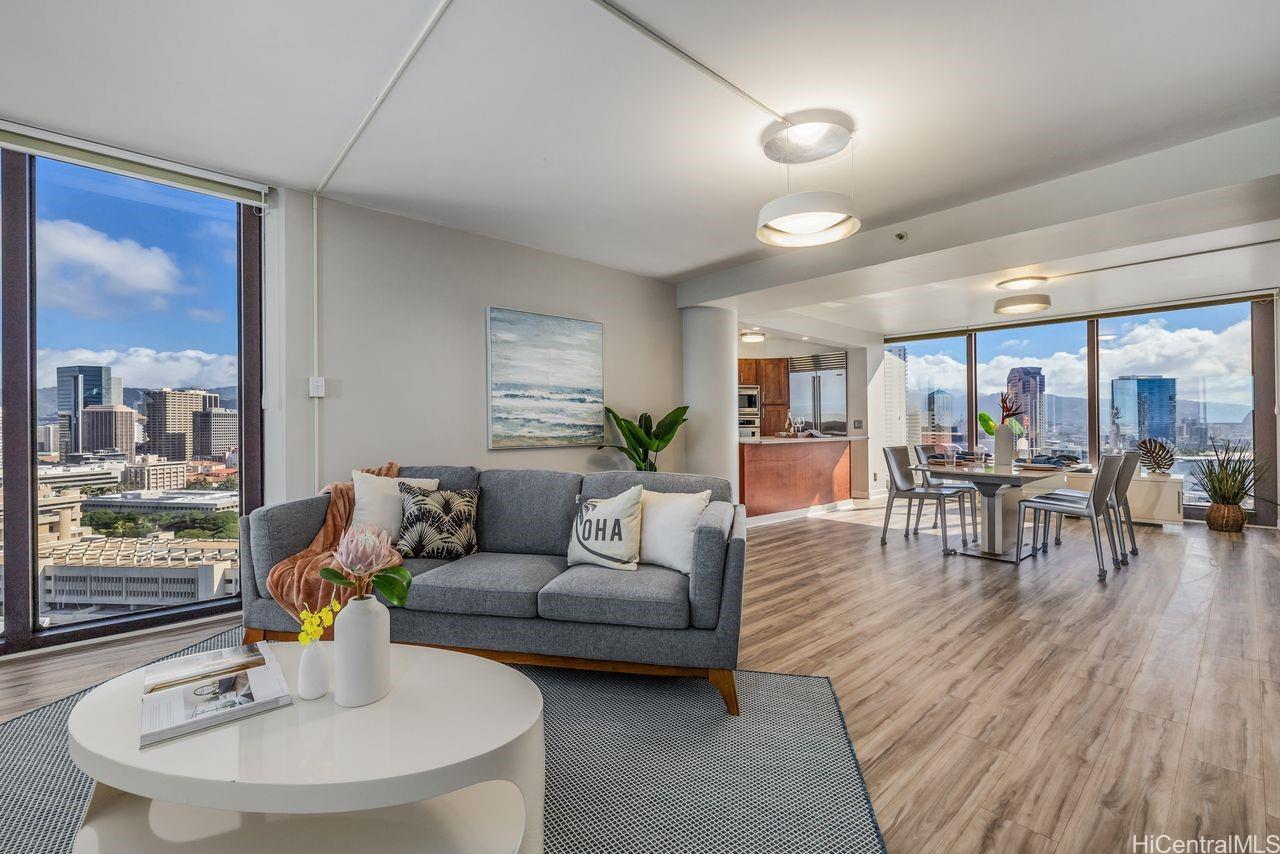 One Waterfront Tower condo # Makai 2504, Honolulu, Hawaii - photo 6 of 18