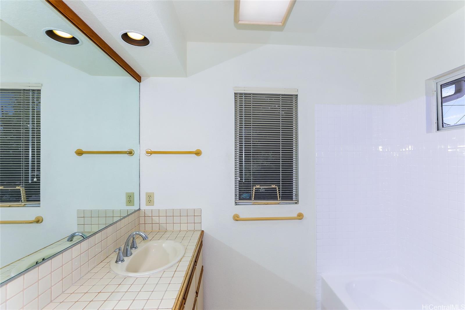 4152  Koko Drive Wilhelmina, Diamond Head home - photo 15 of 25