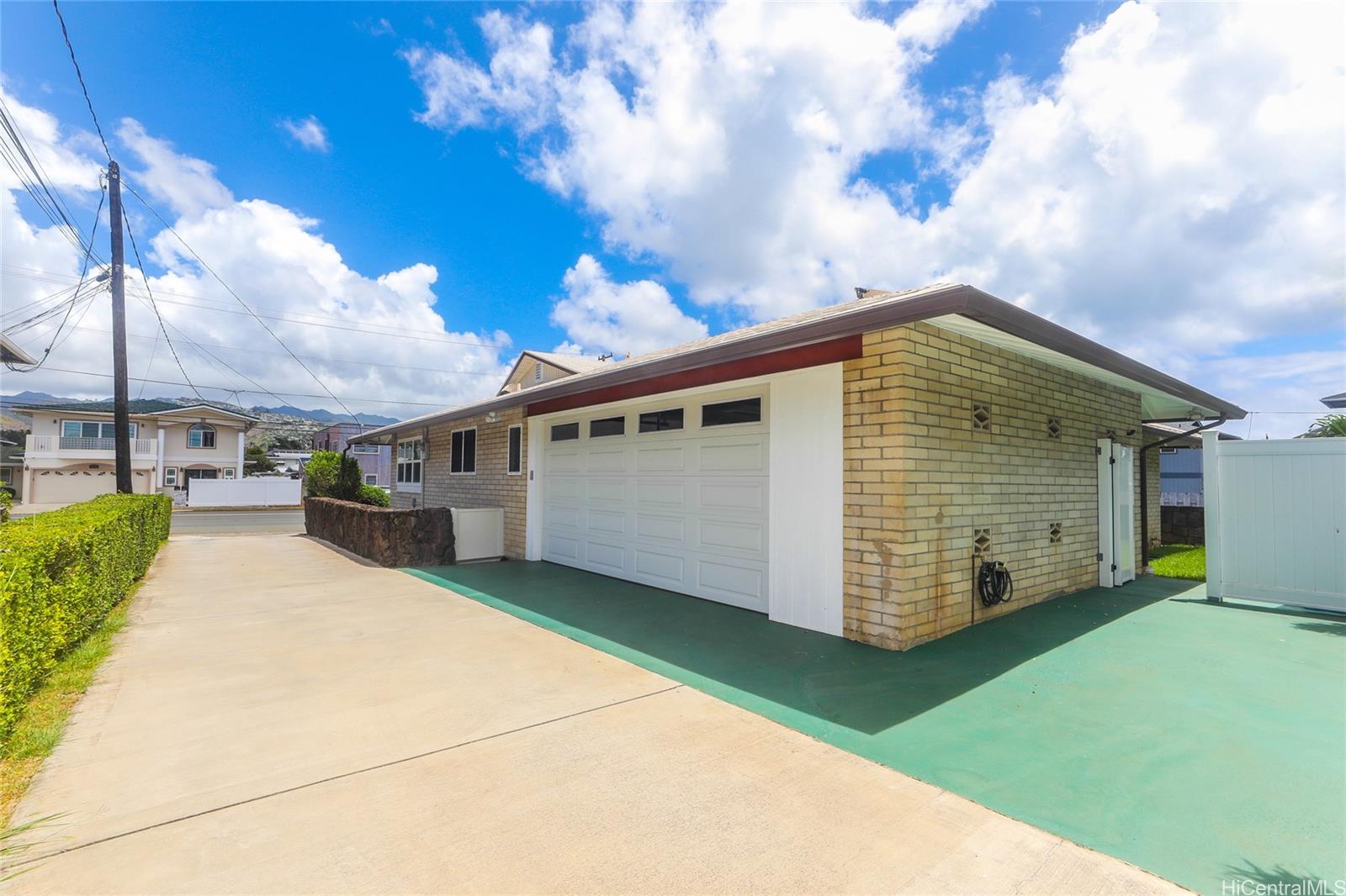 4153  Kilauea Ave Kahala-puupanini, Diamond Head home - photo 19 of 23