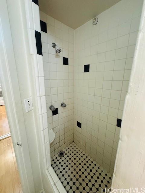 Hawaiian King condo # 311, Honolulu, Hawaii - photo 8 of 17